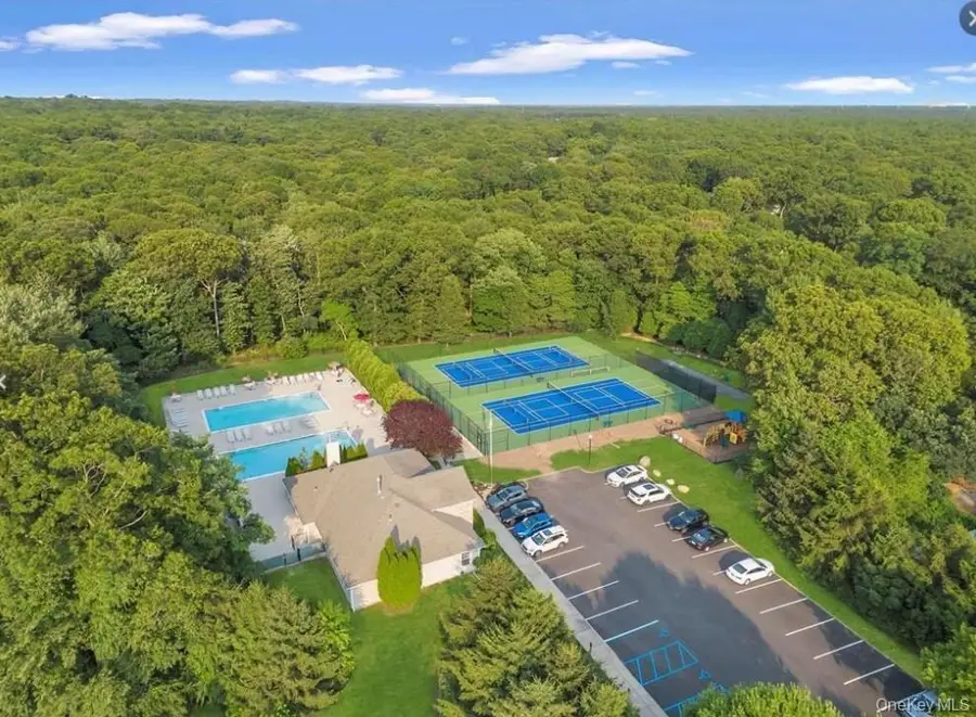 11 Cranberry Circle, Medford, NY 11763 - Image #2