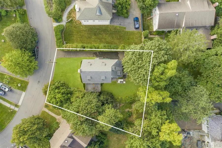 23 Lyons Place, Larchmont, NY 10538 - #3