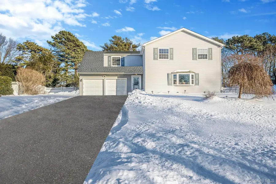 9 Norway Pine Drive, Medford, NY 11763 - Image #2