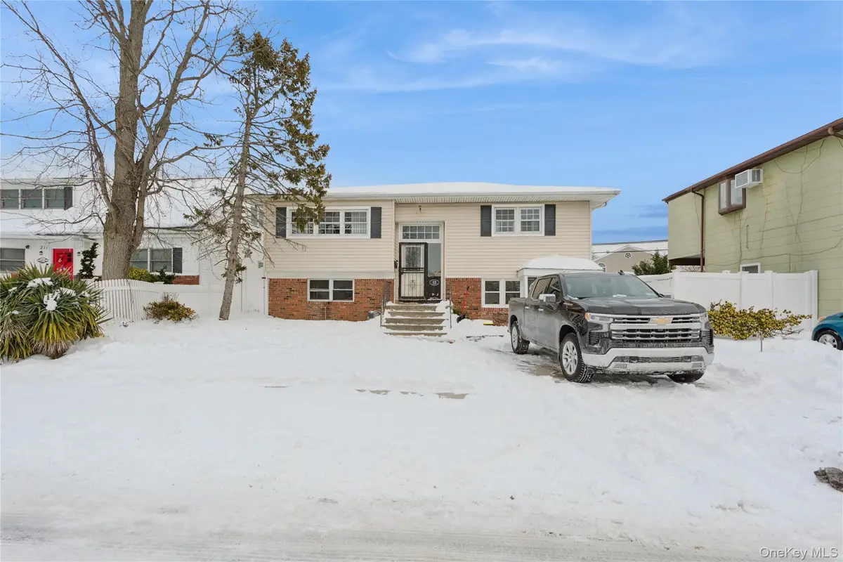 17 Marina Road, Island Park, NY 11558 - #1