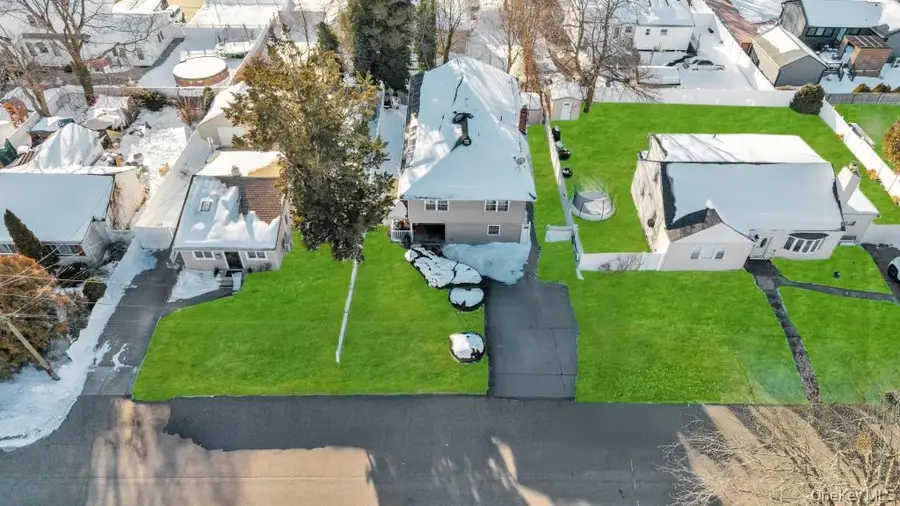 128 N 17th Street, Wheatley Heights, NY 11798 - #2