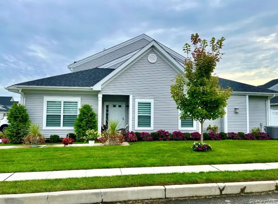 37 Willow Circle #37, Coram, NY 11727 - #2