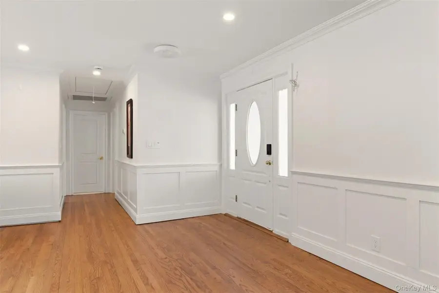 34 Mayfair Drive, Huntington, NY 11743 - #3