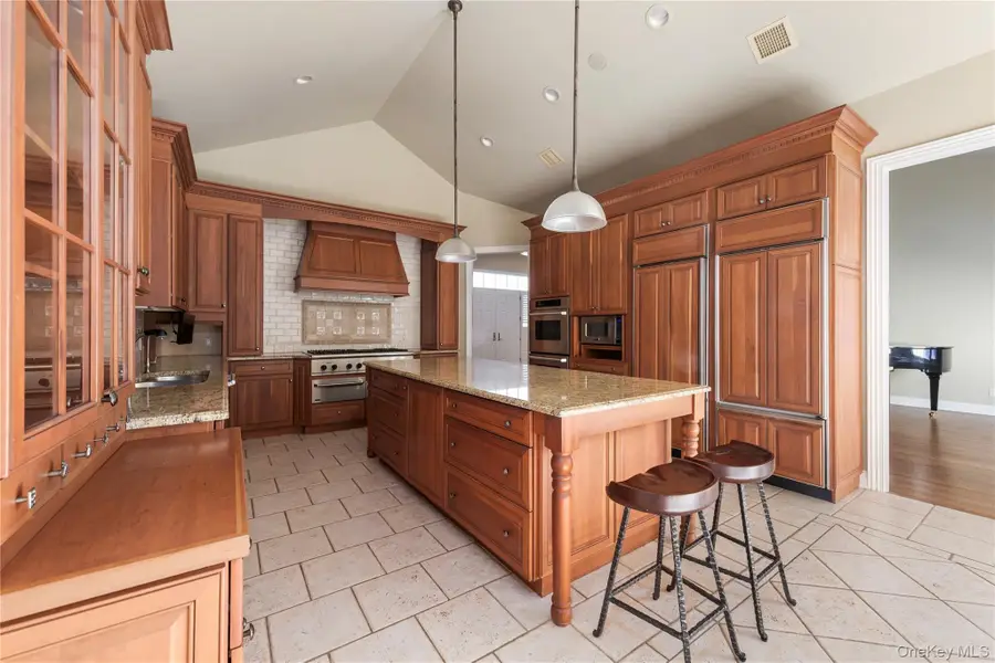 38 Stone Hill Drive S, Manhasset, NY 11030 - #3