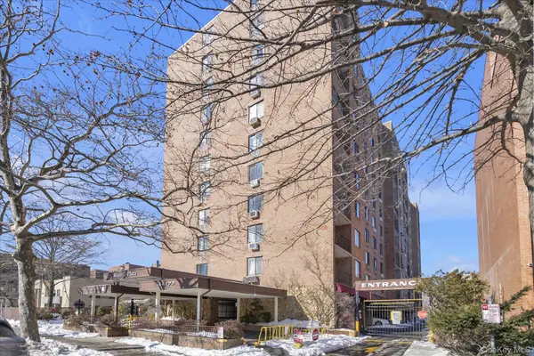 14477 Roosevelt Avenue #5C, Flushing, NY 11354