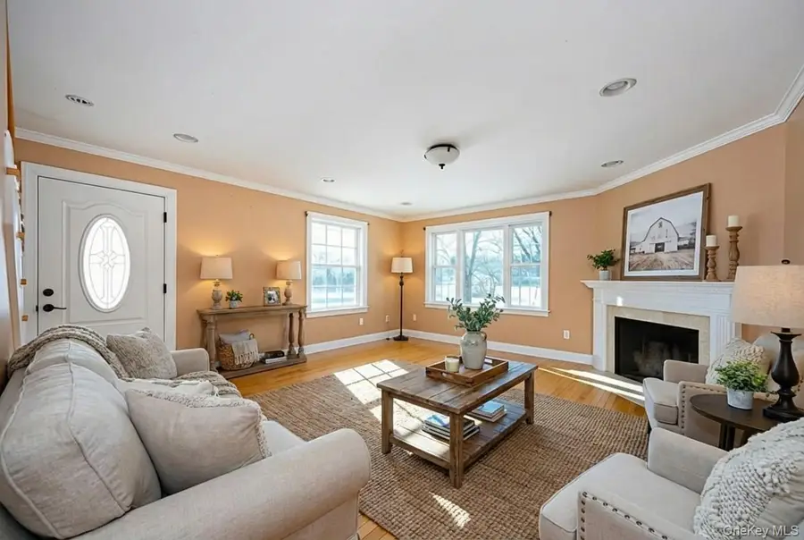 3 Mansion Drive, Hyde Park, NY 12538 - #2