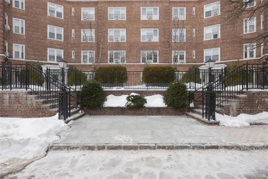 5 Midland Gardens #2K, Bronxville, NY 10708 - Image #2