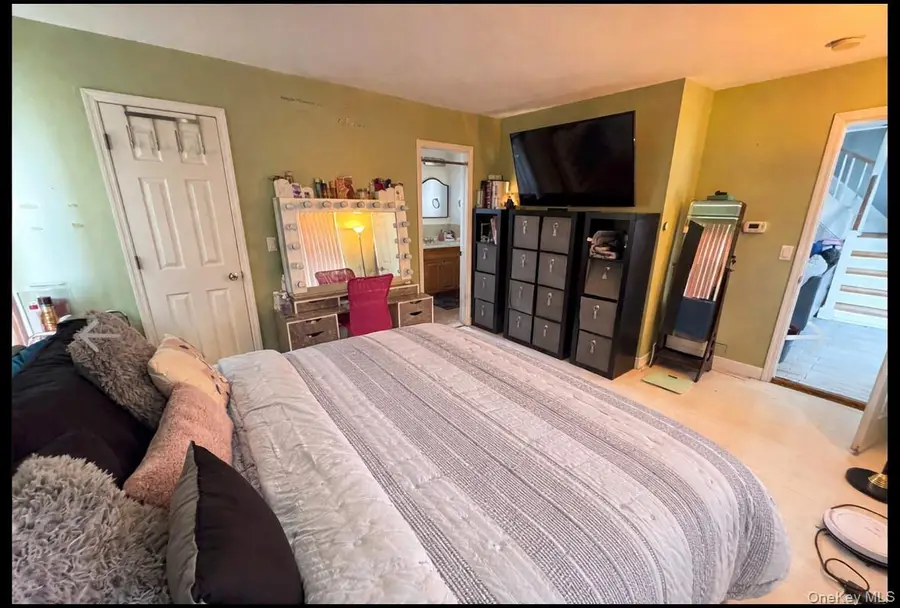 131 E Alhambra Avenue, Lindenhurst, NY 11757 - #3