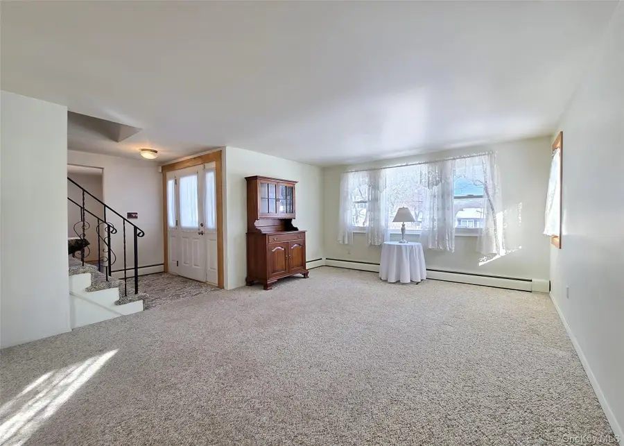 12 Galaxie Lane, Selden, NY 11784 - Image #2