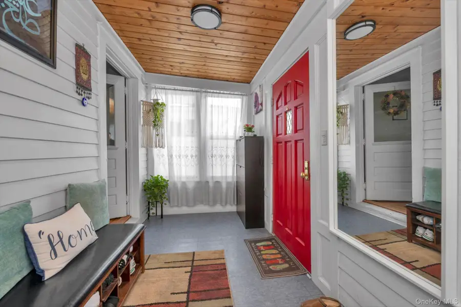 70 Hinsdale Avenue, Floral Park, NY 11001 - #3