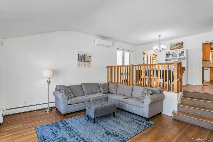 2066 Holland Way, Merrick, NY 11566 - #3