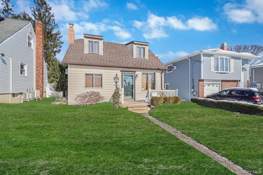 247 Starke Avenue, East Meadow, NY 11554 - #2