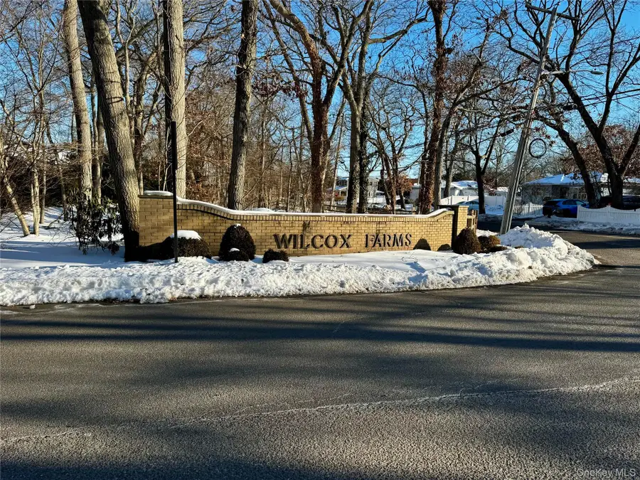 5 Holly Court, Center Moriches, NY 11934 - Image #2