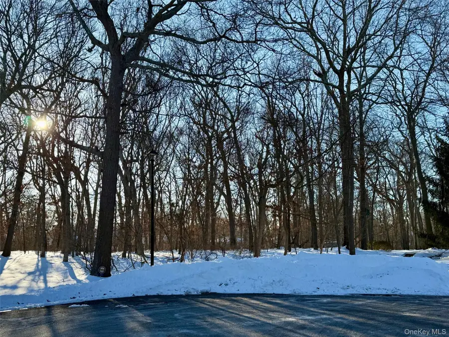 5 Holly Court, Center Moriches, NY 11934 - Image #3