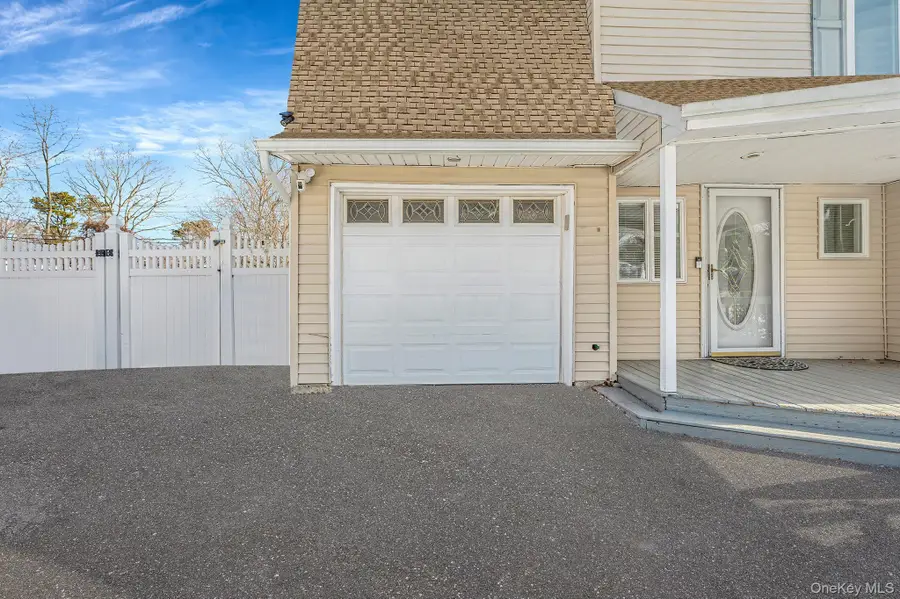 19 Osborne Avenue, Mount Sinai, NY 11766 - #3