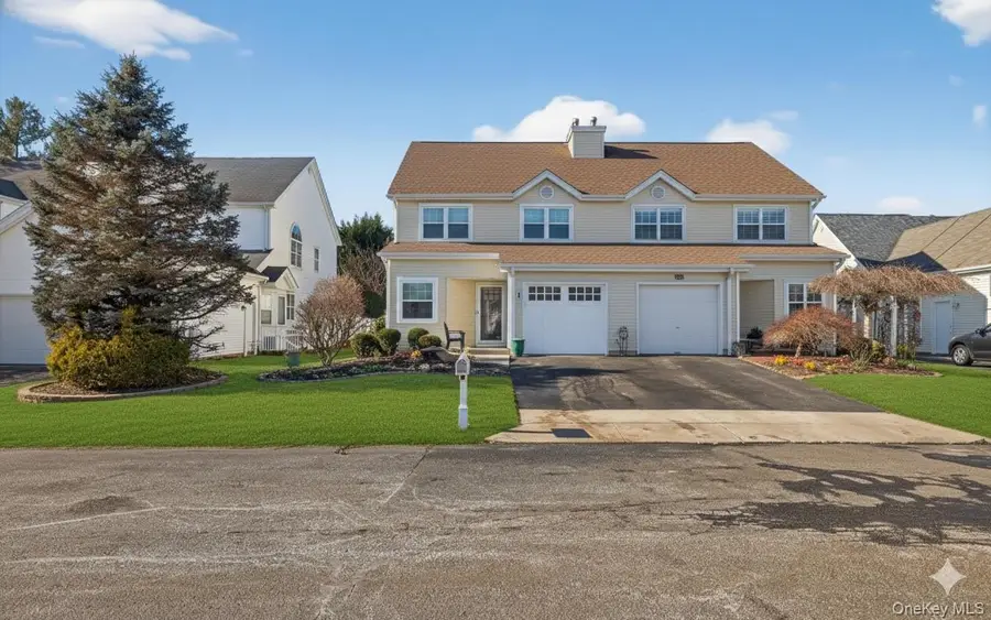 211 Barton Avenue, Melville, NY 11747 - Image #3