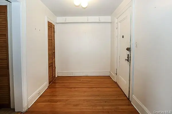 1 Ascot Ridge #1A, Great Neck, NY 11021 - #3