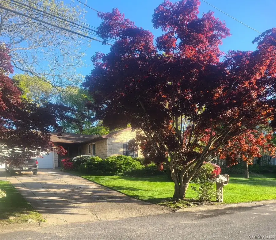 38 Maria Court, Holbrook, NY 11741 - #3