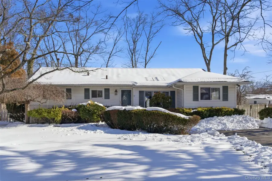 25 Rogers Lane, Smithtown, NY 11787 - Image #2