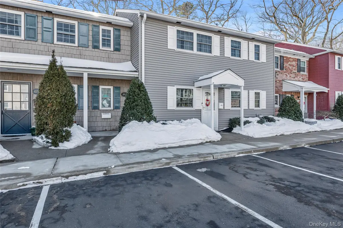 1055 Village Drive #1055, Hauppauge, NY 11788 - #1