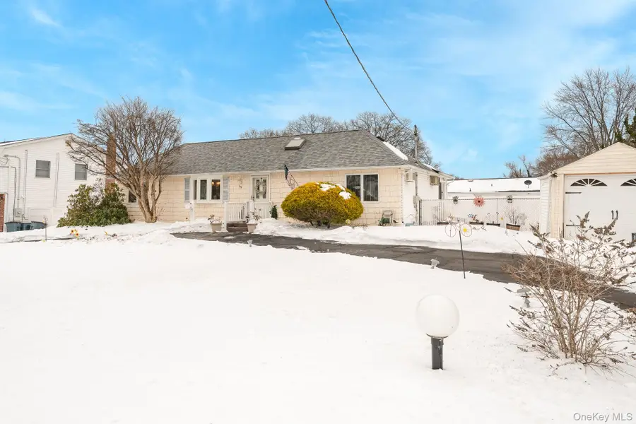 60 Easton Avenue, North Babylon, NY 11703 - #3