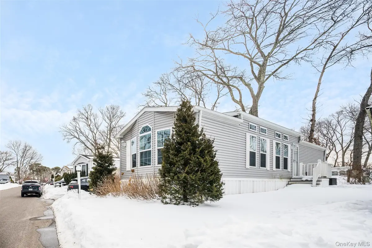 181 Glynwood #181, Riverhead, NY 11901 - #1