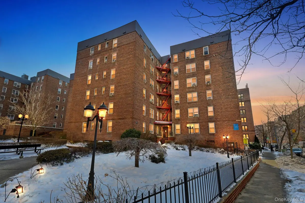 67-11 Yellowstone Boulevard #5B, Forest Hills, NY 11375 - Image #1