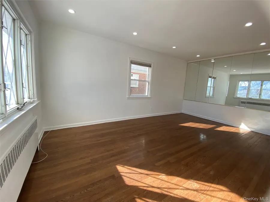 216 Raff Avenue, Mineola, NY 11501 - #3