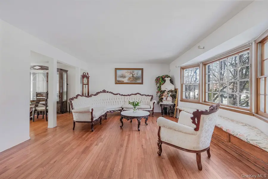 140 Seaman Neck Road, Dix Hills, NY 11746 - #2