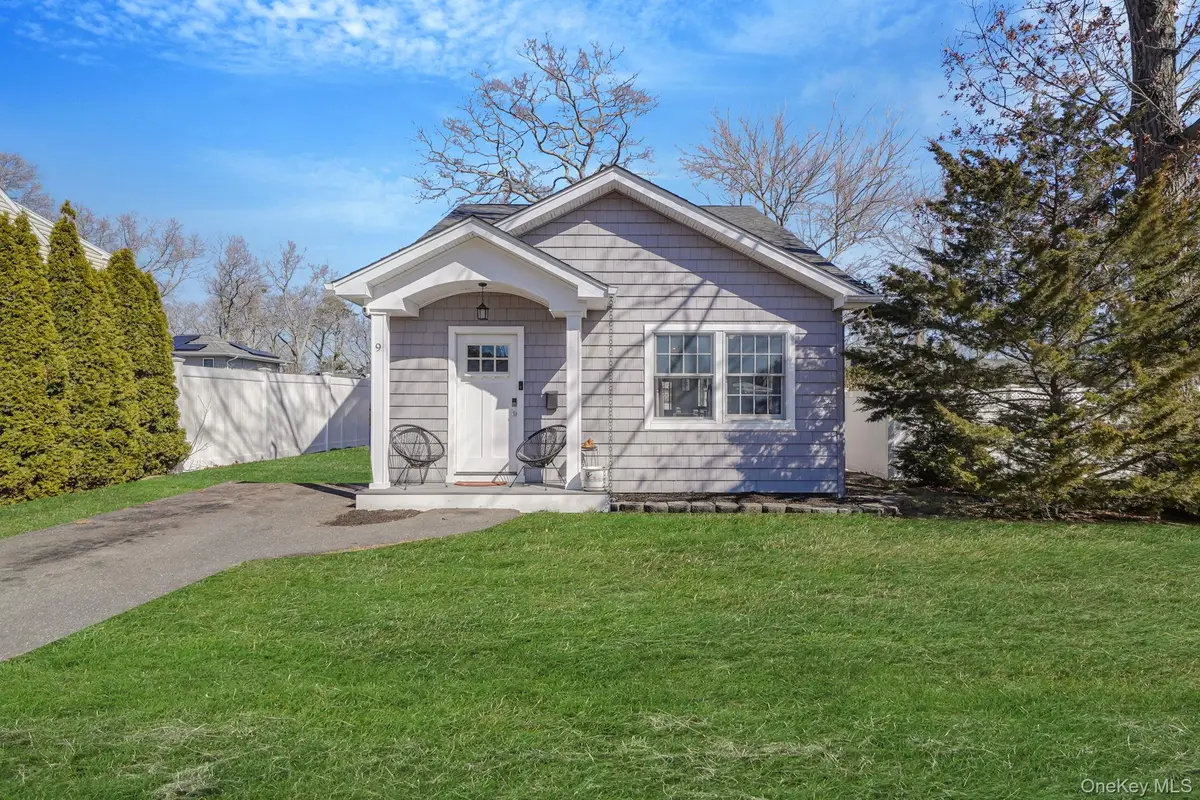 9 Park Place, Patchogue, NY 11772 - #1