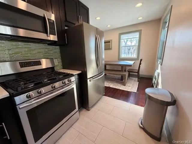 224-39 Kingsbury ave Kingsbury Ave #A, Bayside, NY 11364 - #3