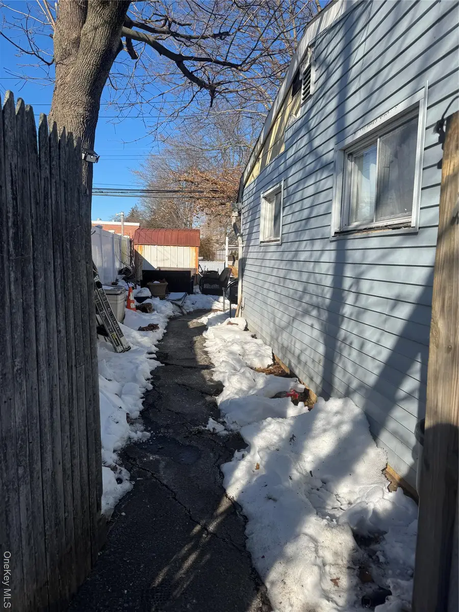 118 Bucket Lane, Levittown, NY 11756 - #3