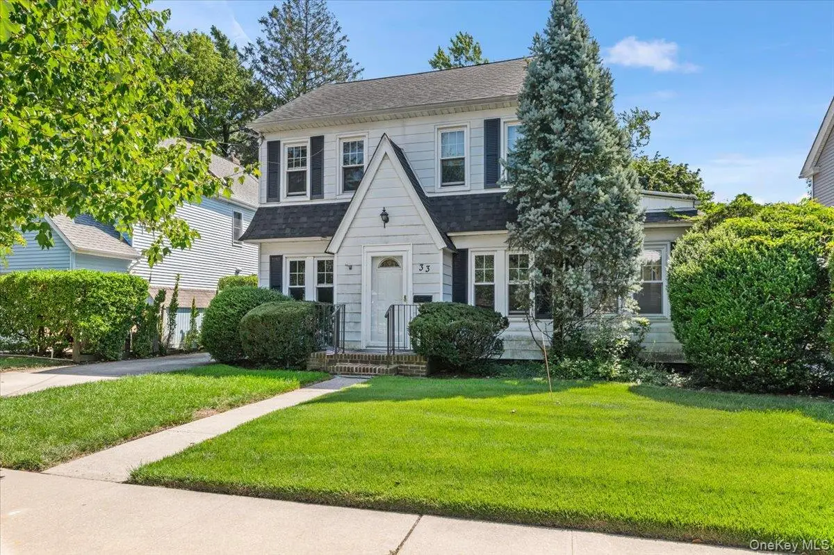 33 Lawrence Avenue, Malverne, NY 11565 - #1