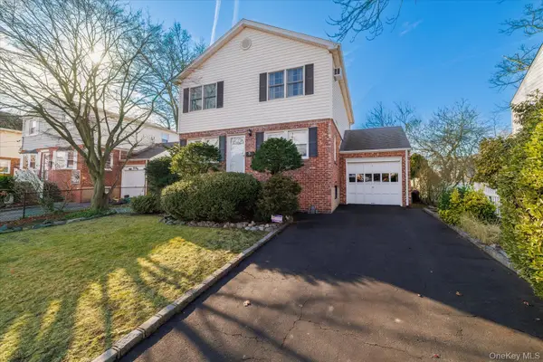 148 Amherst Road, Valley Stream, NY 11581