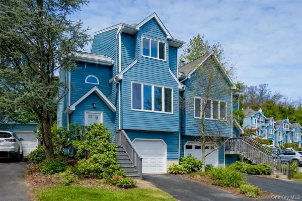 25 Village Gate Way #25, Nyack, NY 10960