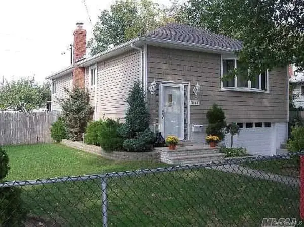 1003 Steele Boulevard, Baldwin, NY 11510