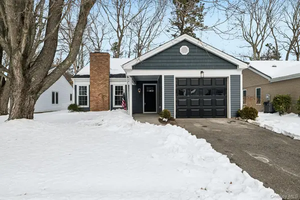 304 Kingston Court, Ridge, NY 11961