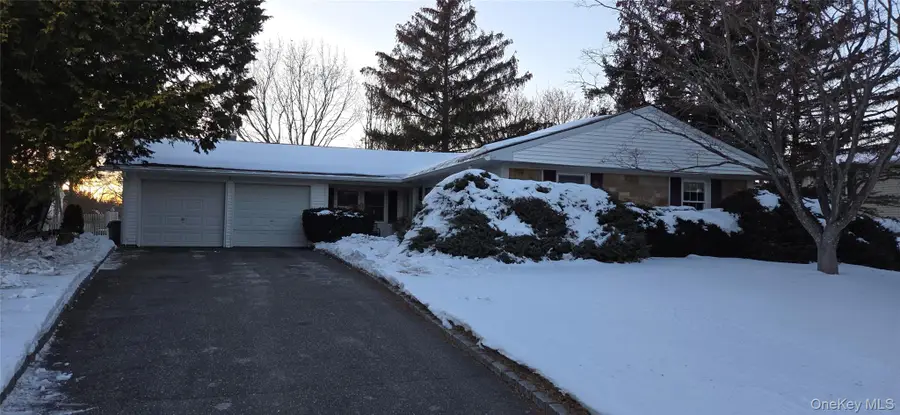 8 Royalston Lane, South Setauket, NY 11720 - #2