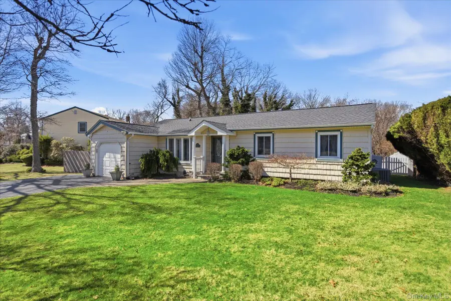 8 Natalie Court, Ronkonkoma, NY 11779 - #3