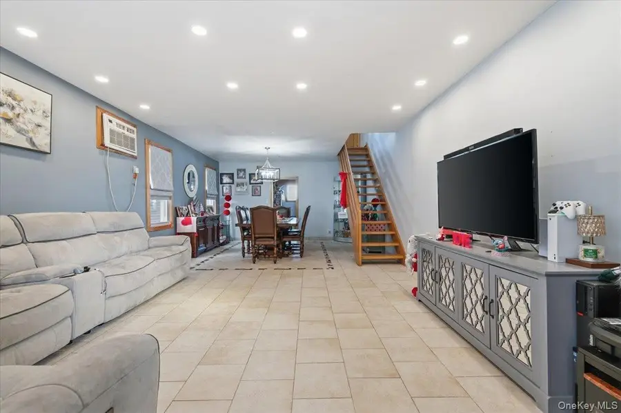 6915 69th Street, Glendale, NY 11385 - Image #3