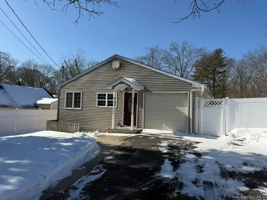 168 Woodycrest Drive, Farmingville, NY 11738 - #2