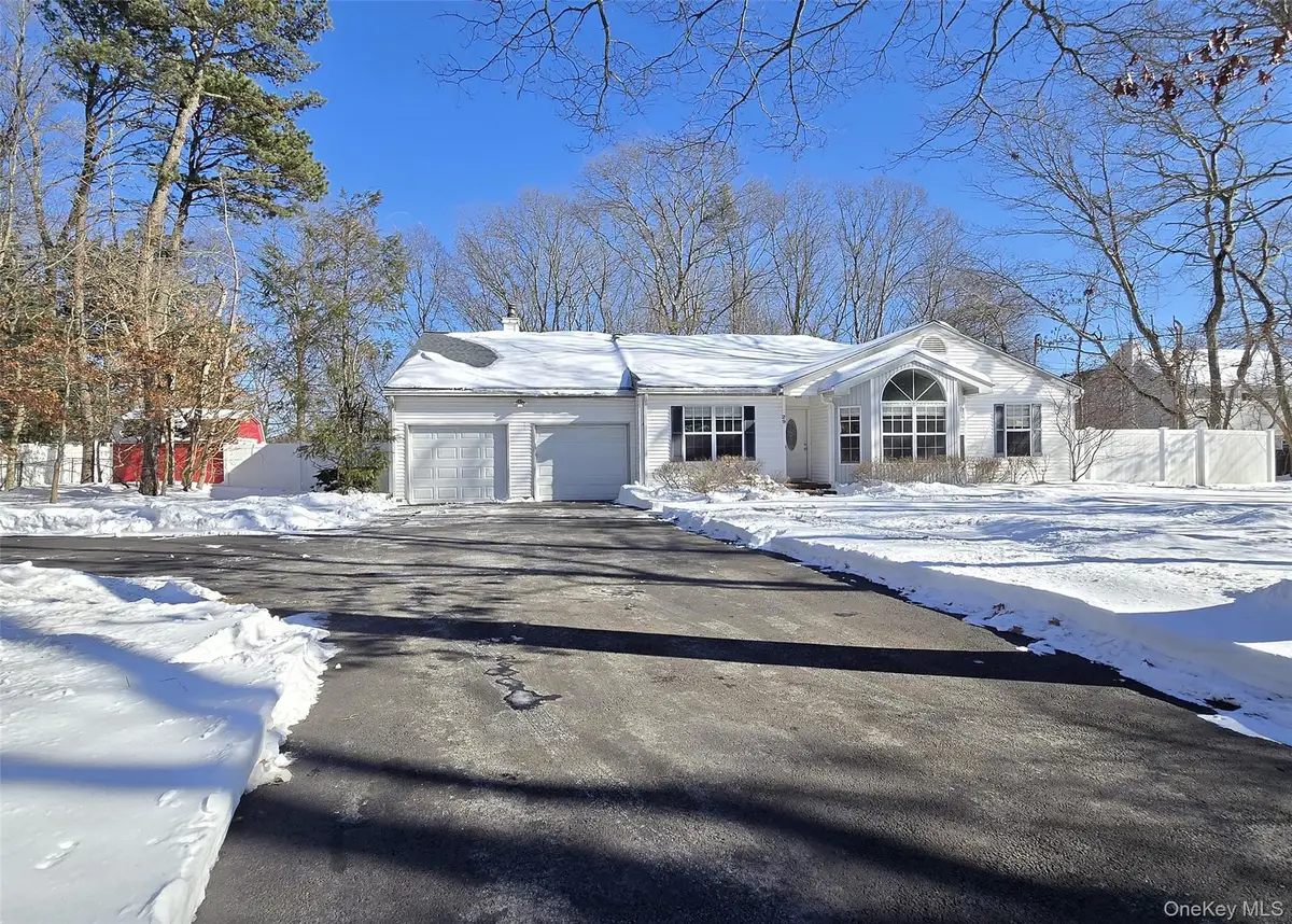 29 Pine Street, Port Jefferson Station, NY 11776 - Image #1