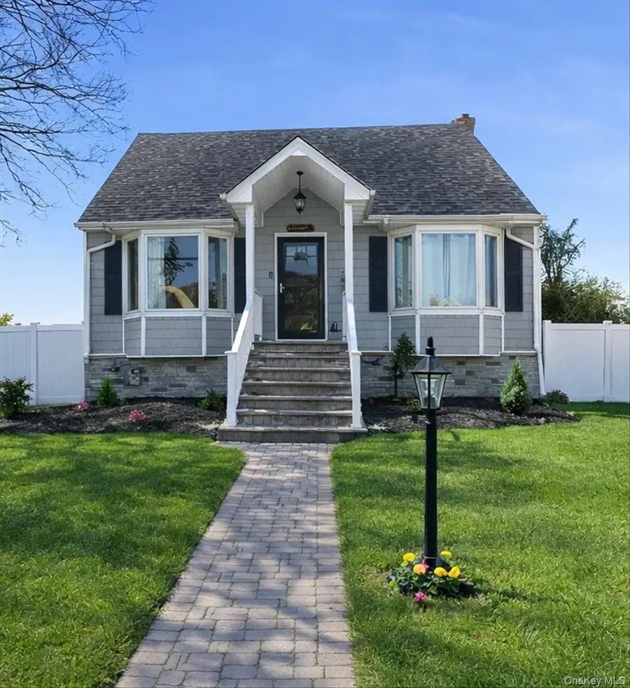 815 S 4th Street, Lindenhurst, NY 11757 - #2