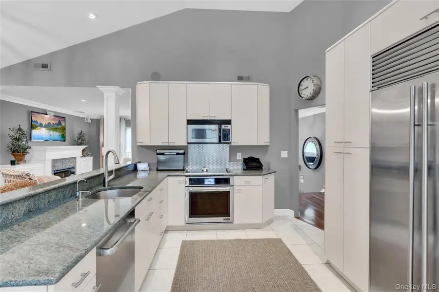 512 Links Drive E, Oceanside, NY 11572 - #2