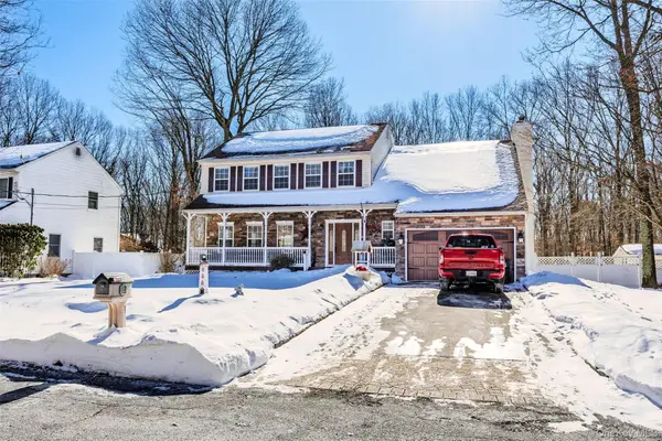 36 Lansing Street, Miller Place, NY 11764