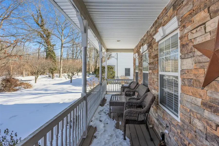 36 Lansing Street, Miller Place, NY 11764 - #3