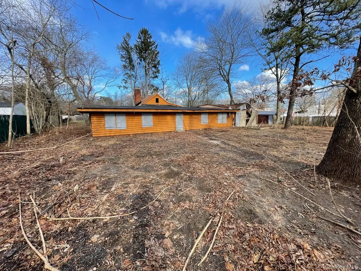 34 Peach Street, Central Islip, NY 11722 - #1