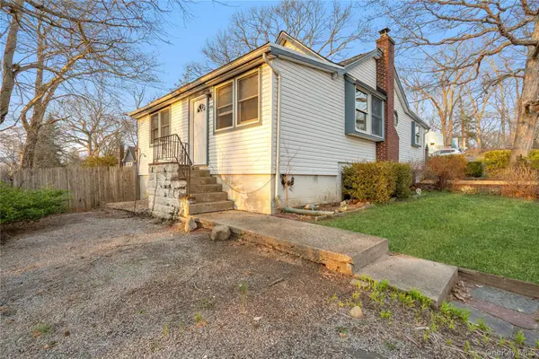 105 Lookout Drive, Sound Beach, NY 11789