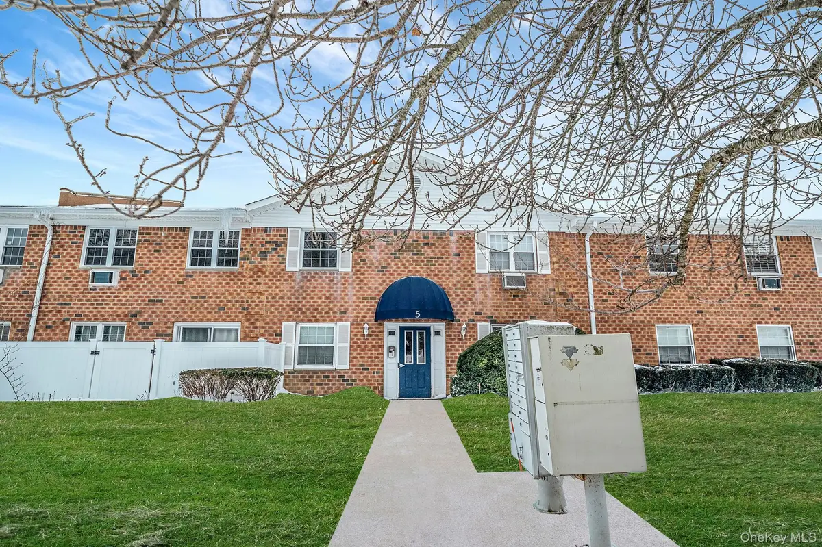 460 Old Town Road #APT 5-M, Port Jefferson Station, NY 11776 - #1