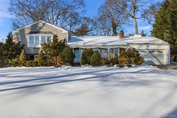 83 Woodlawn Avenue, East Moriches, NY 11940